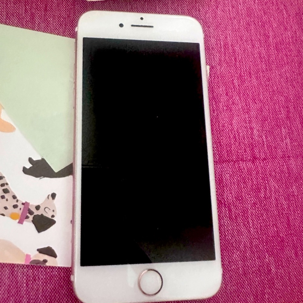 COPY - iPhone 7 (Please read carefully- Has some scratches here & there but wor…